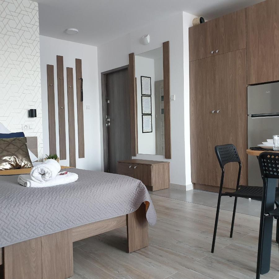 Q Apart Coral - Studio, Manufaktura, Parking Gratis, Tv Max, Fv, Gwarancja Zadowolenia Apartment Lodz  Exterior photo